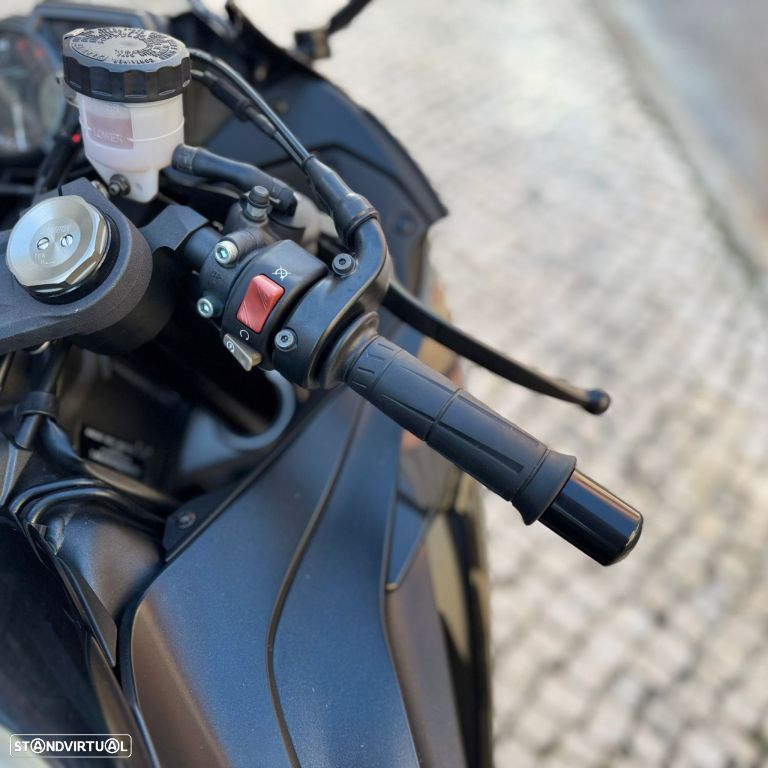 Kawasaki ZXR 600 - 13