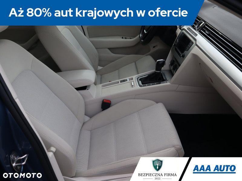 Volkswagen Passat - 10