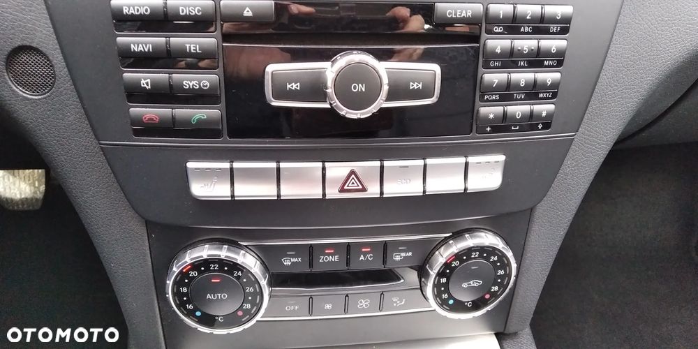 Mercedes-Benz Klasa C 200 T CDI DPF BlueEFFICIENCY Avantgarde - 25