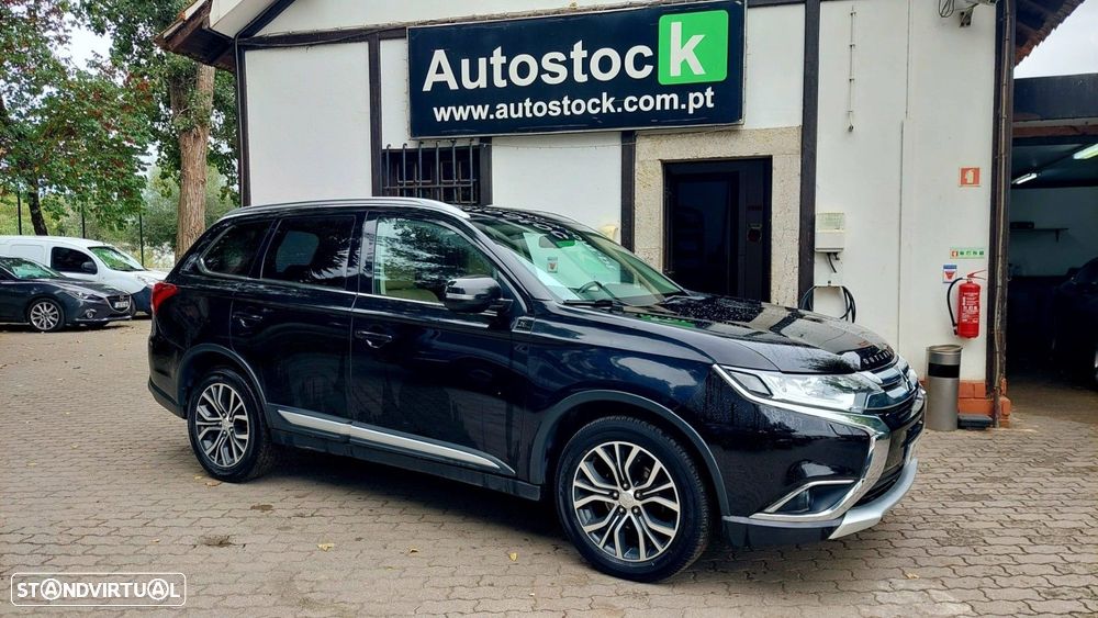 Mitsubishi Outlander 2.2 DI-D Instyle Navi - 2
