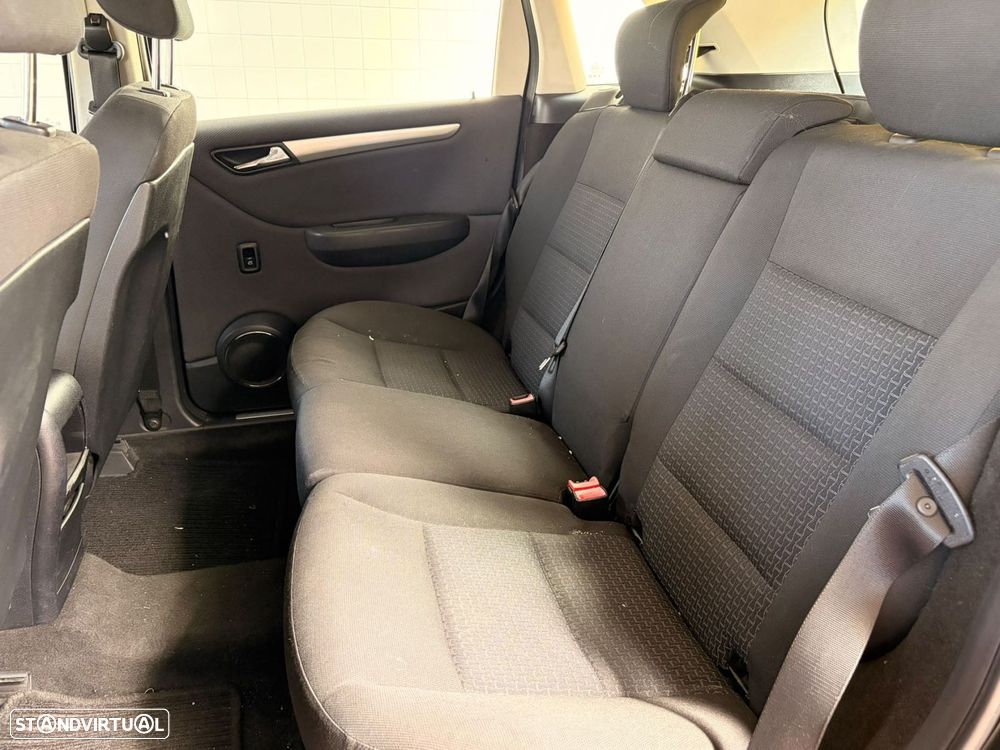 Mercedes-Benz B 180 CDI - 10