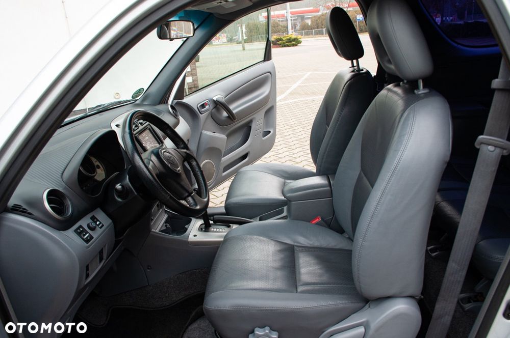 Toyota RAV4 2.0 VVT-i Prestige - 11