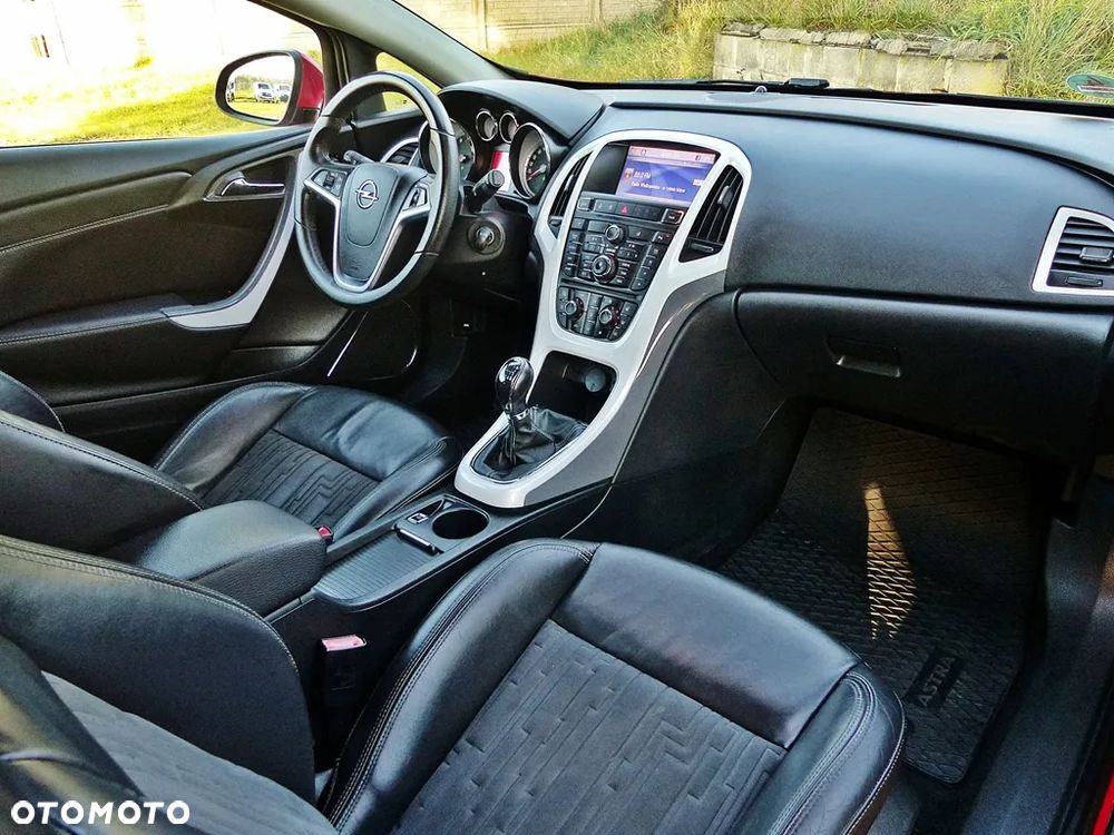 Opel Astra 1.6 Turbo Cosmo - 24