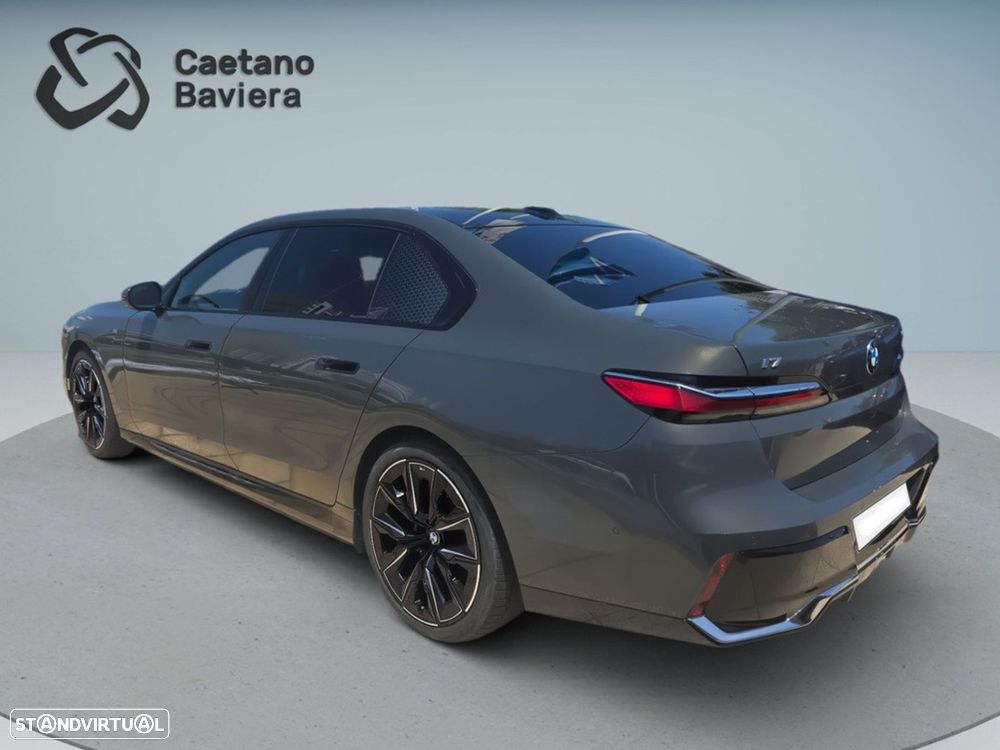 BMW i7 eDrive50 Pack Desportivo M - 6