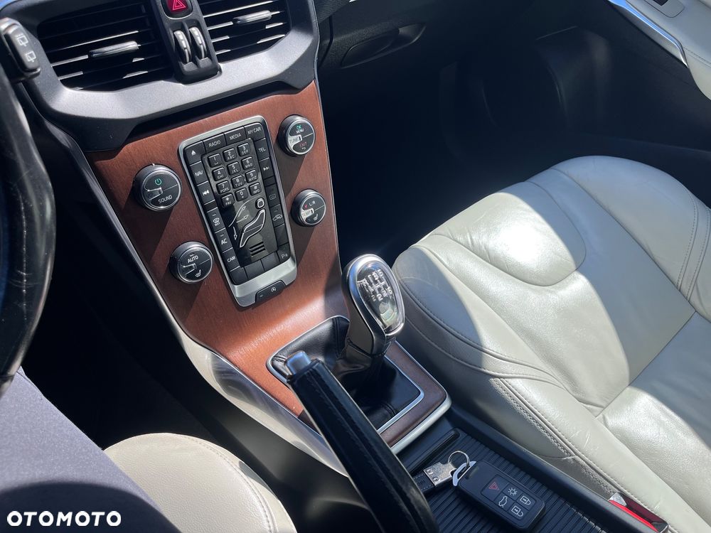 Volvo V40 D2 Summum - 10