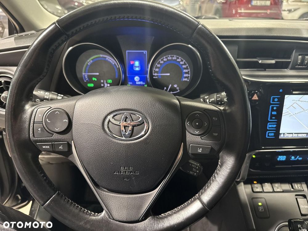 Toyota Auris - 16