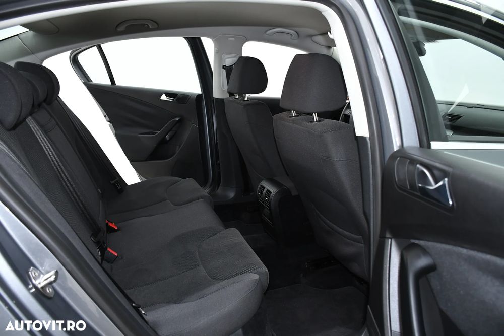 Volkswagen Passat 2.0 TDI DPF DSG Comfortline - 6