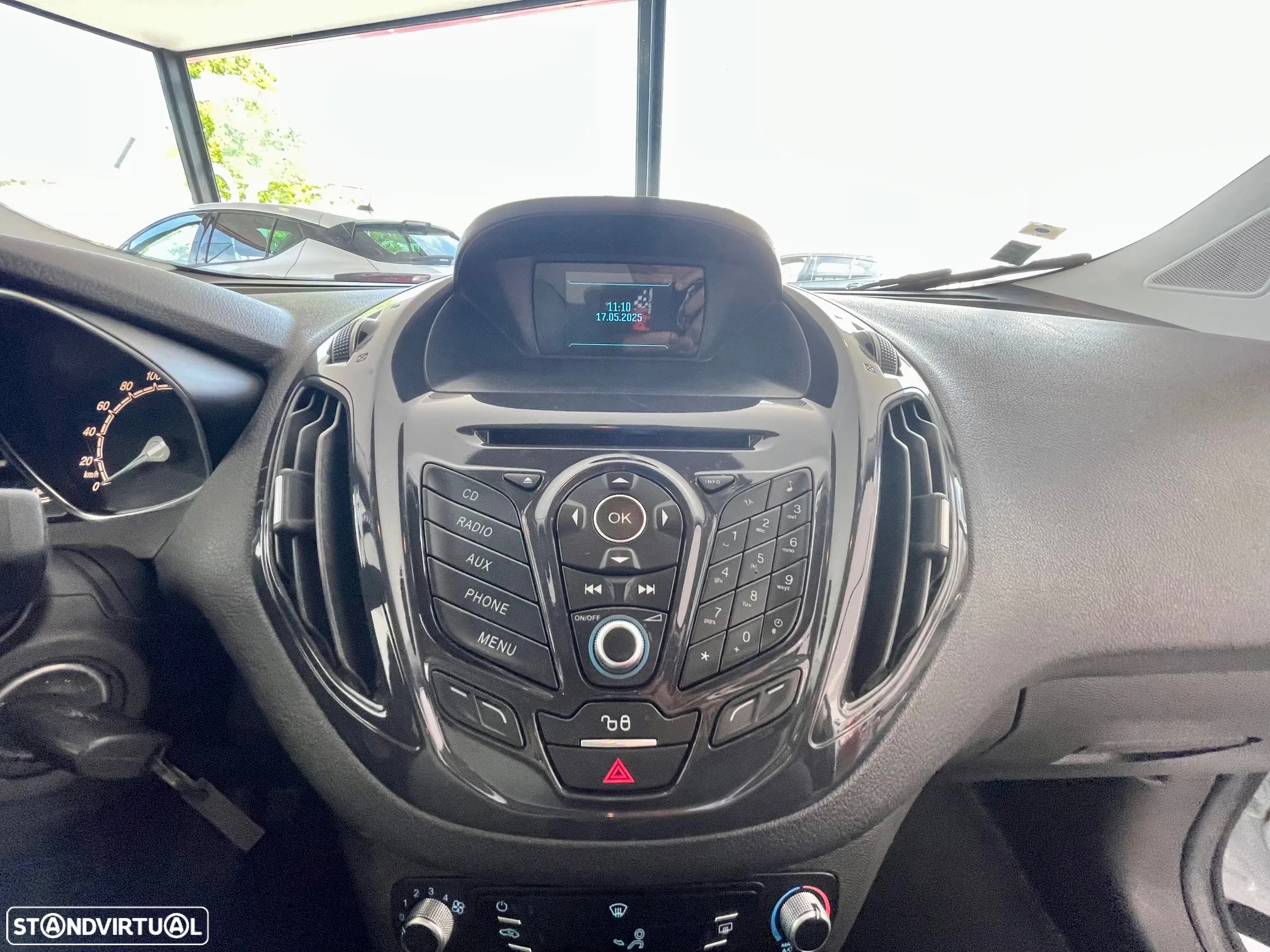 Ford Tourneo Courier 1.0 EcoBoost Titanium - 22
