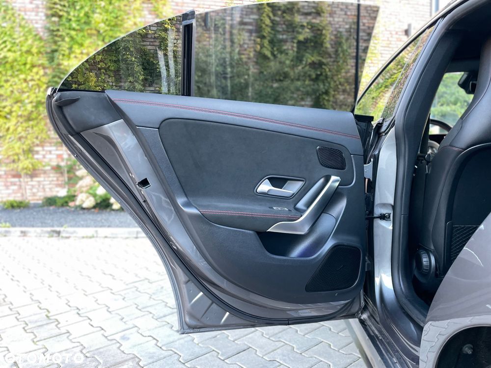Mercedes-Benz CLA 180 AMG Line 7G-DCT - 9