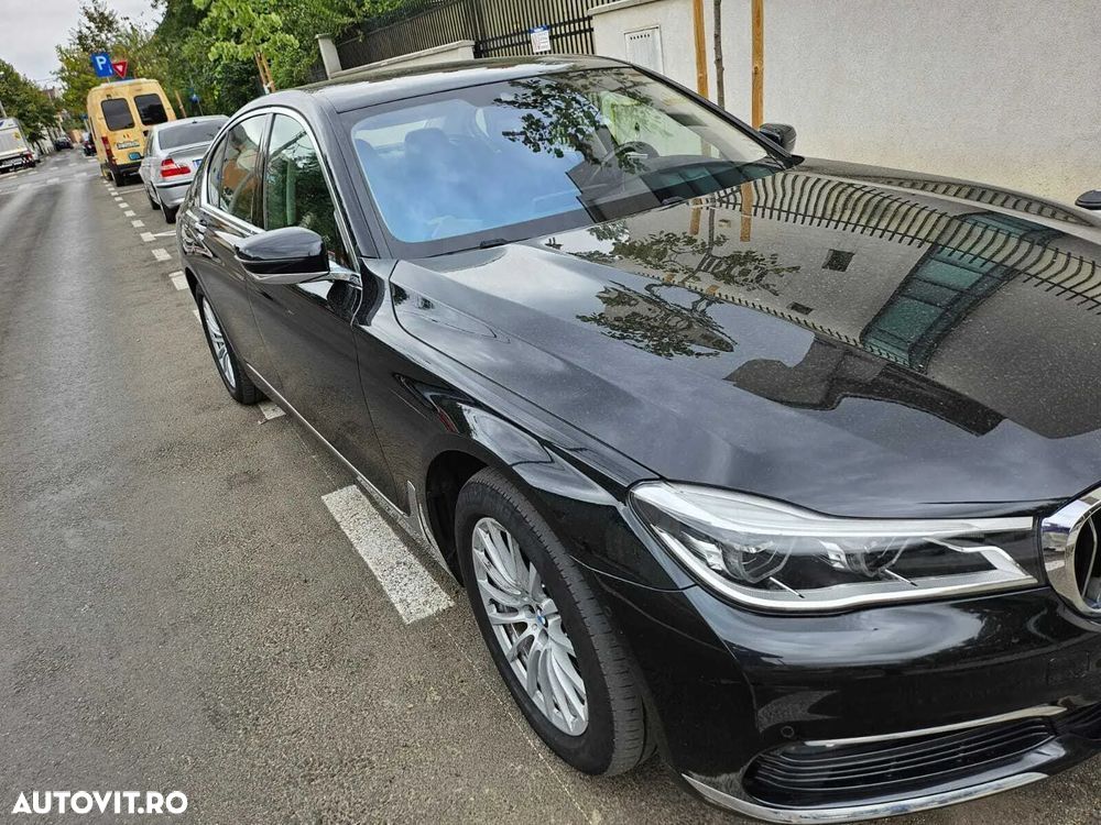 BMW Seria 7 750i xDrive - 1