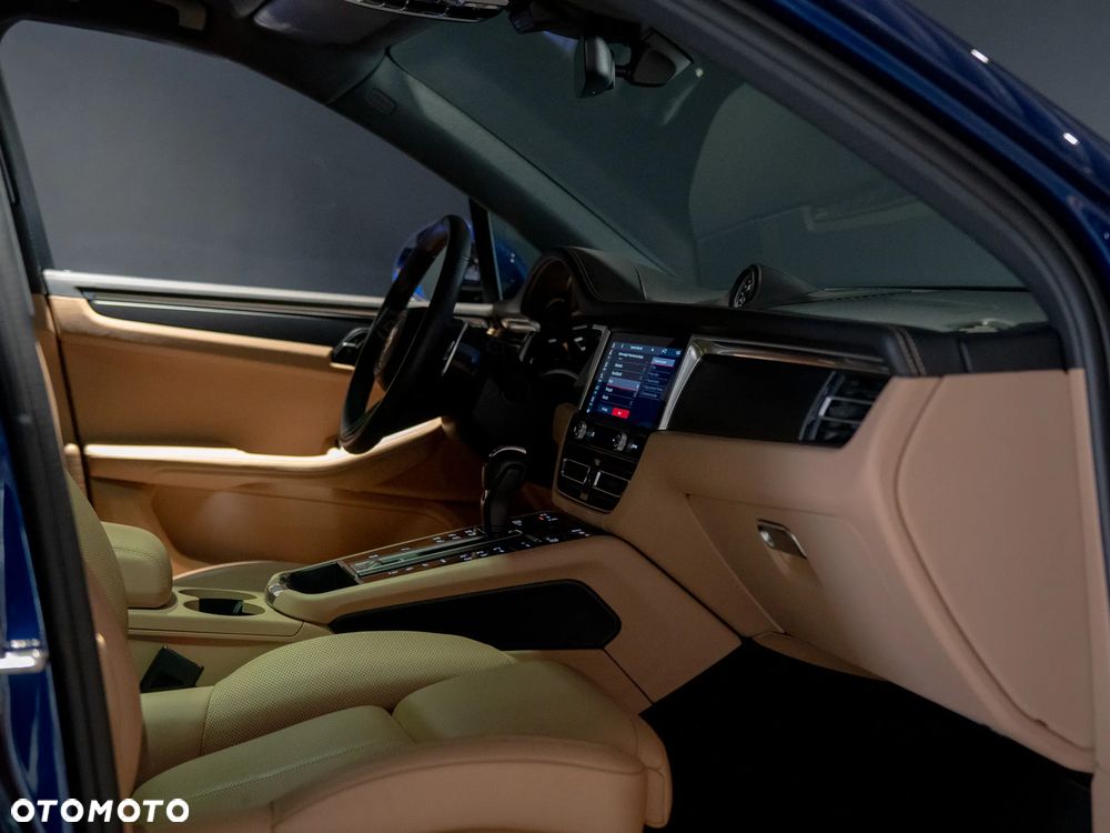 Porsche Macan T - 22
