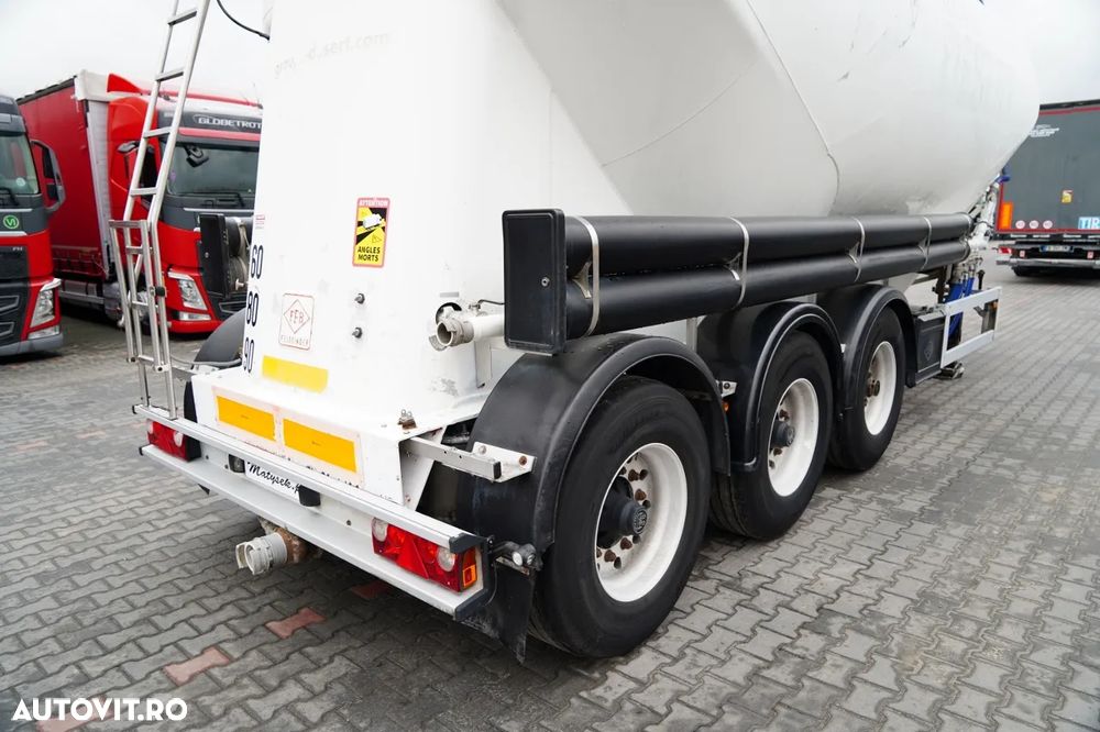 Feldbinder REMORCA CIMENT / 2 COMPARTIMENTE / 37.000 L / SILOC / PENTRU MATERIALE VRAC / JANTE DIN ALIAJ - 13