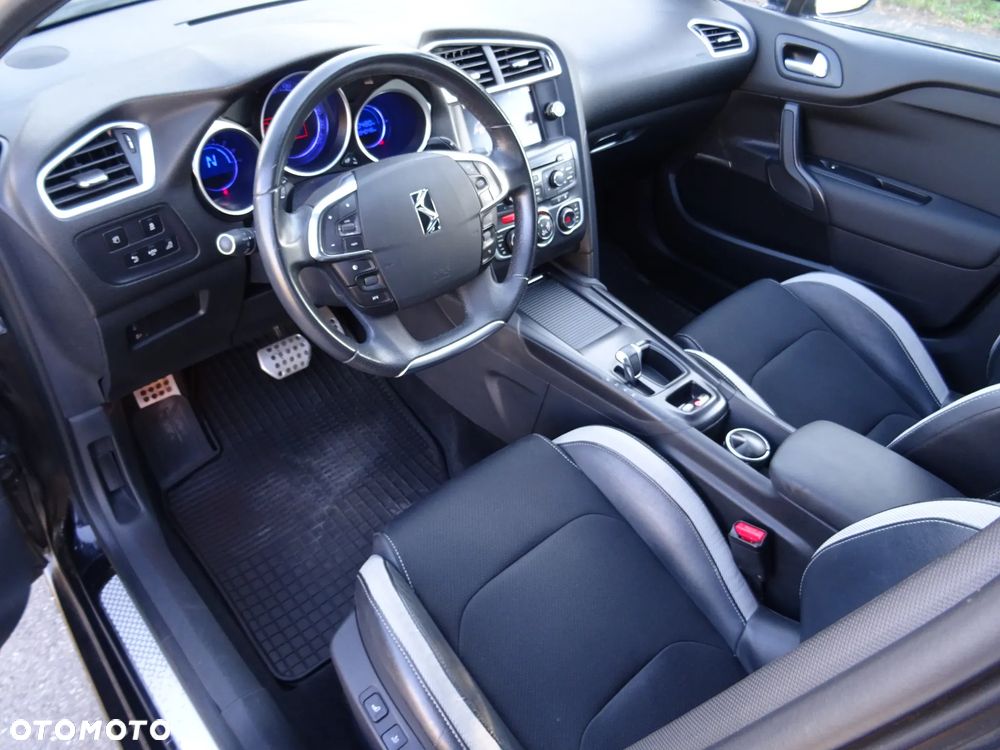 Citroën DS4 1.6 e-HDi SoChic MCP - 12