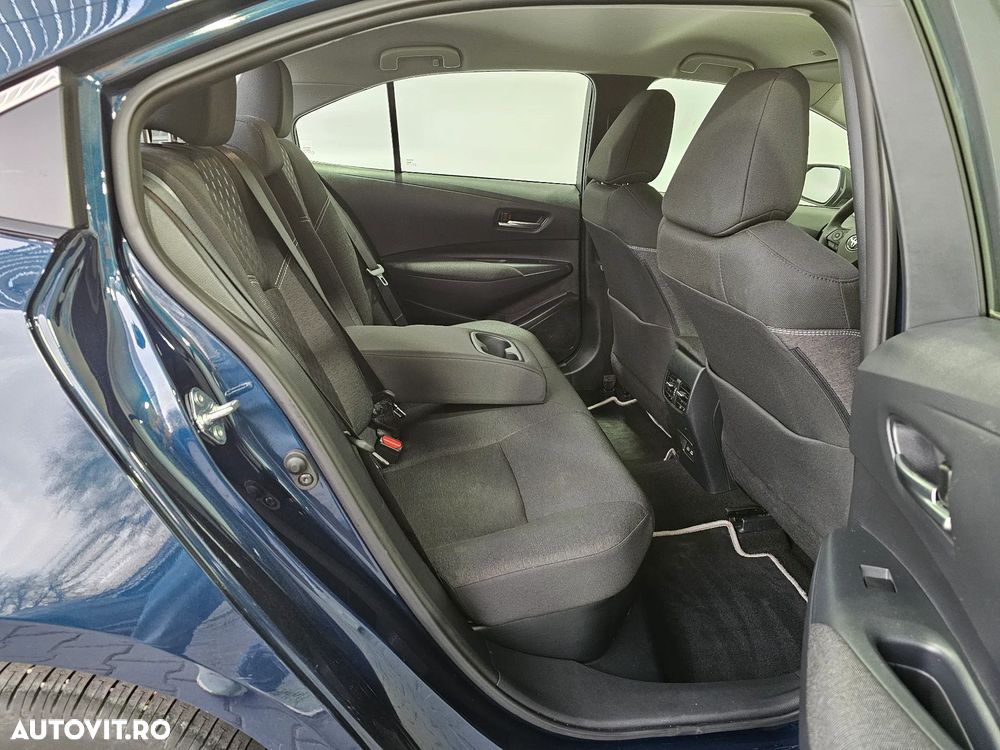 Toyota Corolla Sedan 1.8 HSD Business - 26