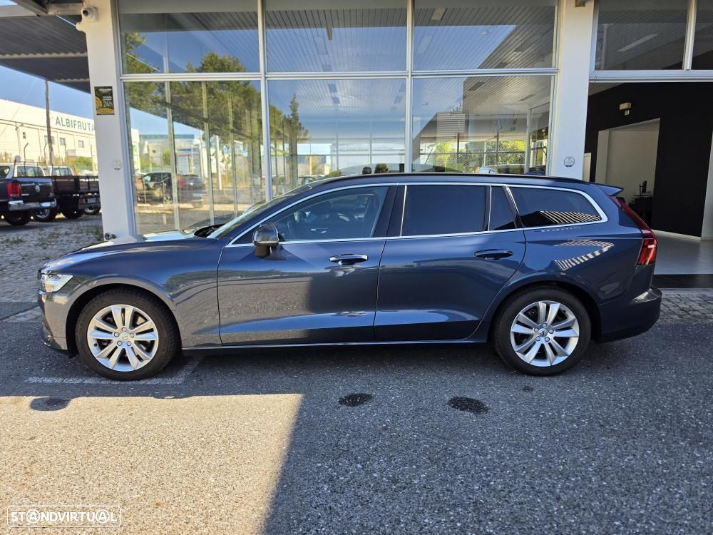 Volvo V60 2.0 B4 Momentum Geartronic — fotografia 4