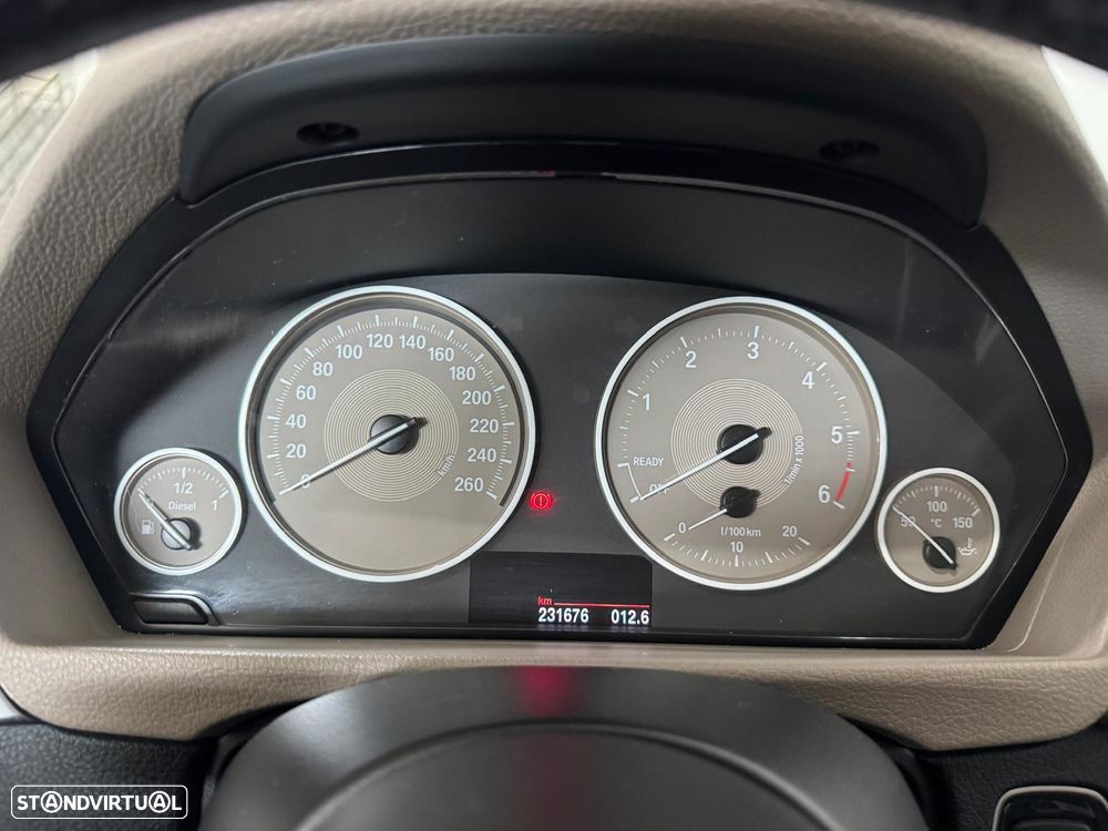 BMW 320 d Pack M - 13