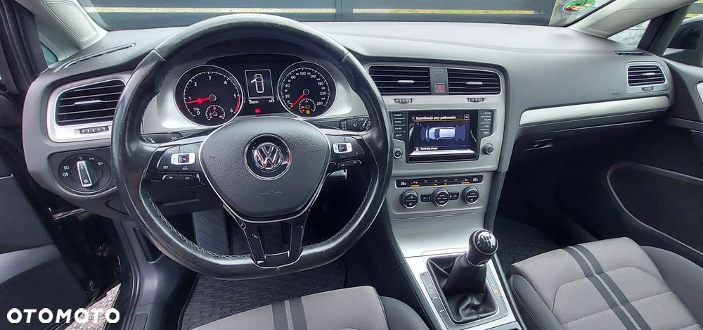 Volkswagen Golf - 20