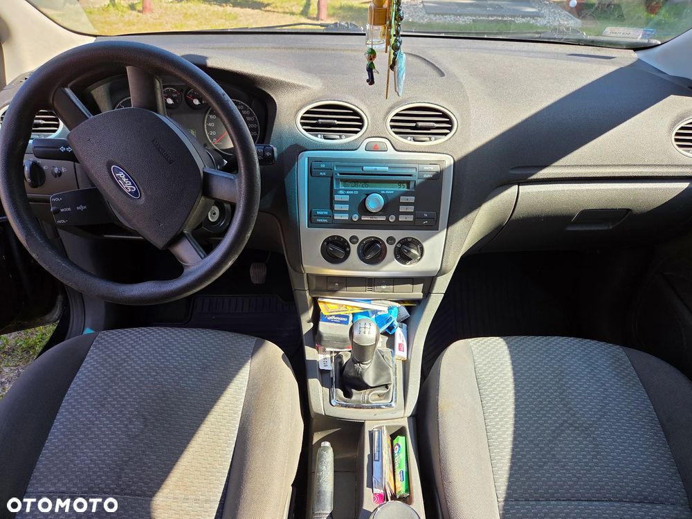 Ford Focus 1.6 TDCi Ambiente DPF - 9