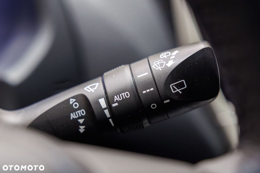 Toyota Land Cruiser - 33