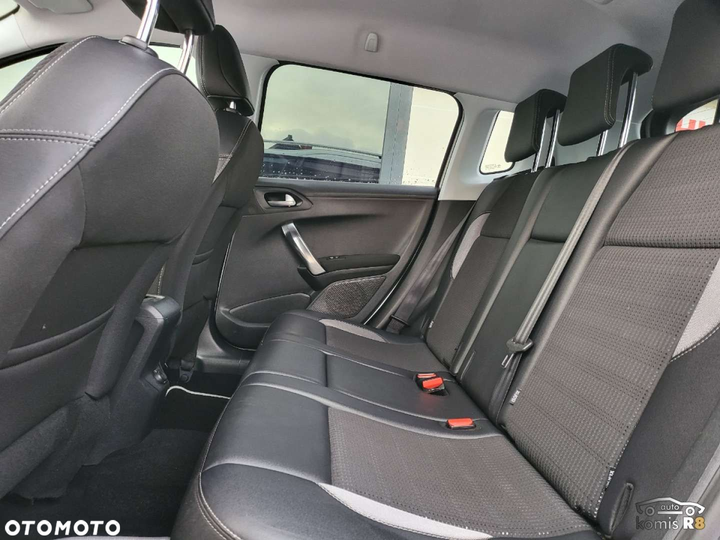 Peugeot 2008 - 14