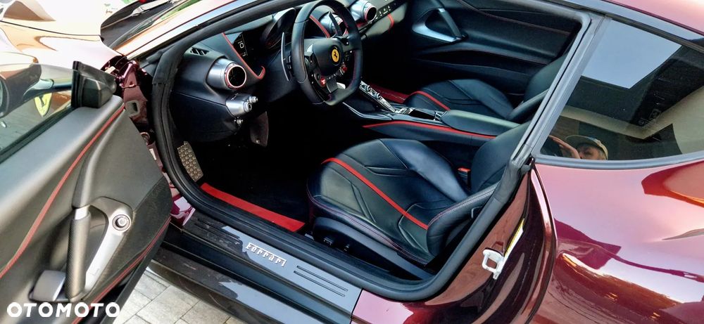 Ferrari 812 Superfast - 32