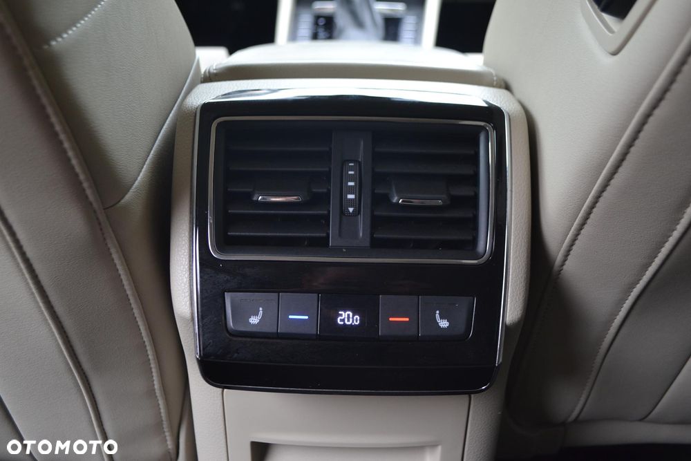 Skoda Superb 2.0 TDI SCR Style DSG - 28