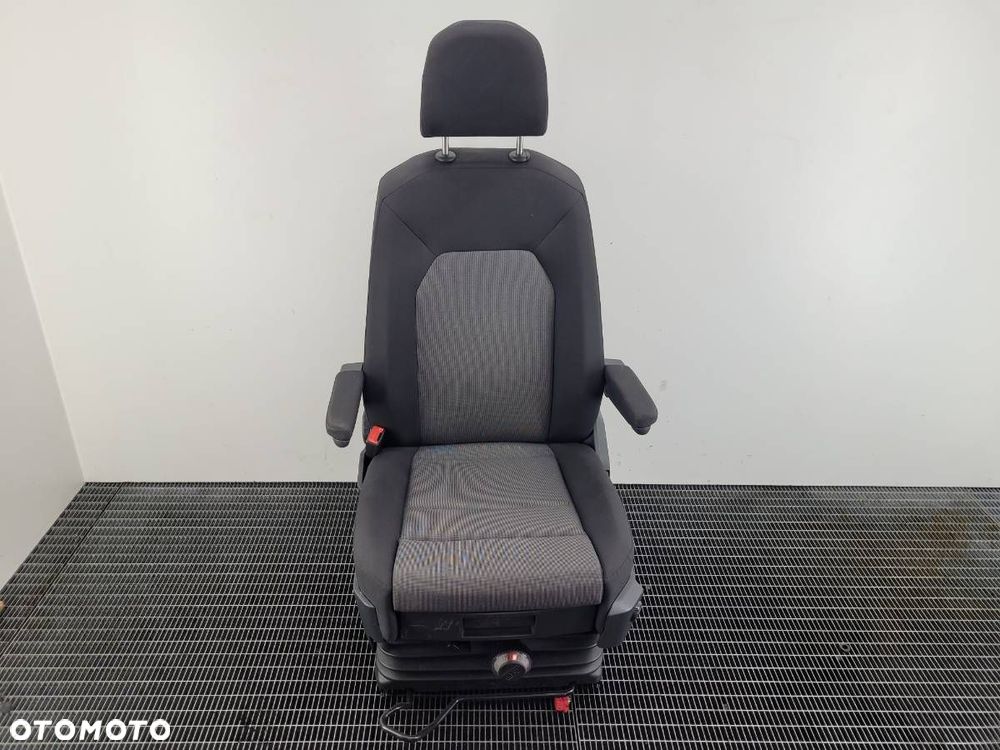 FOTEL LEWY KIEROWCY VW CRAFTER II PNEUMATYCZNY EUROPA - 1