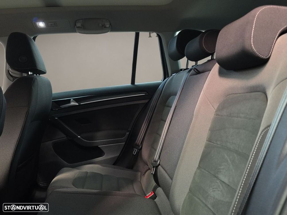 VW Golf Variant 1.5 TSI Highline DSG - 13