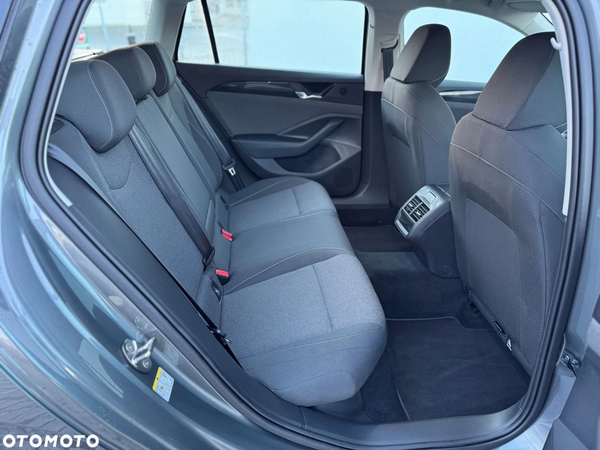 Volkswagen Passat - 10