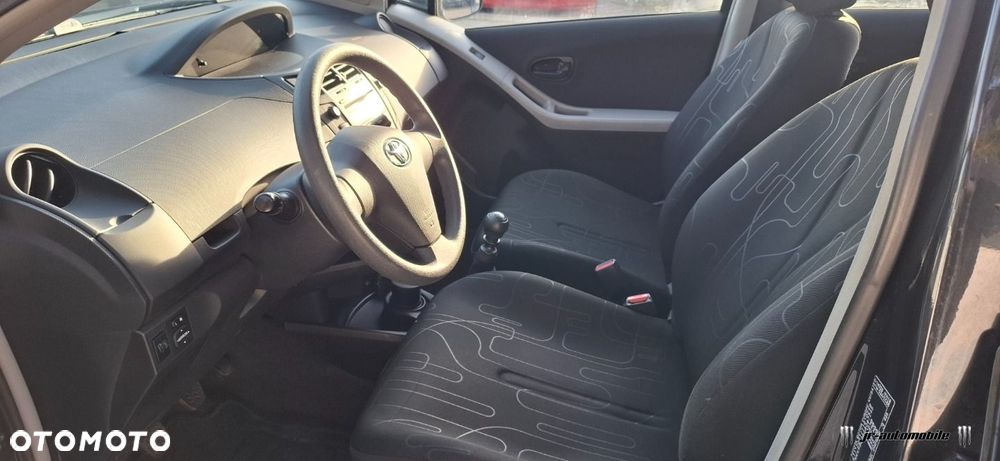 Toyota Yaris - 9