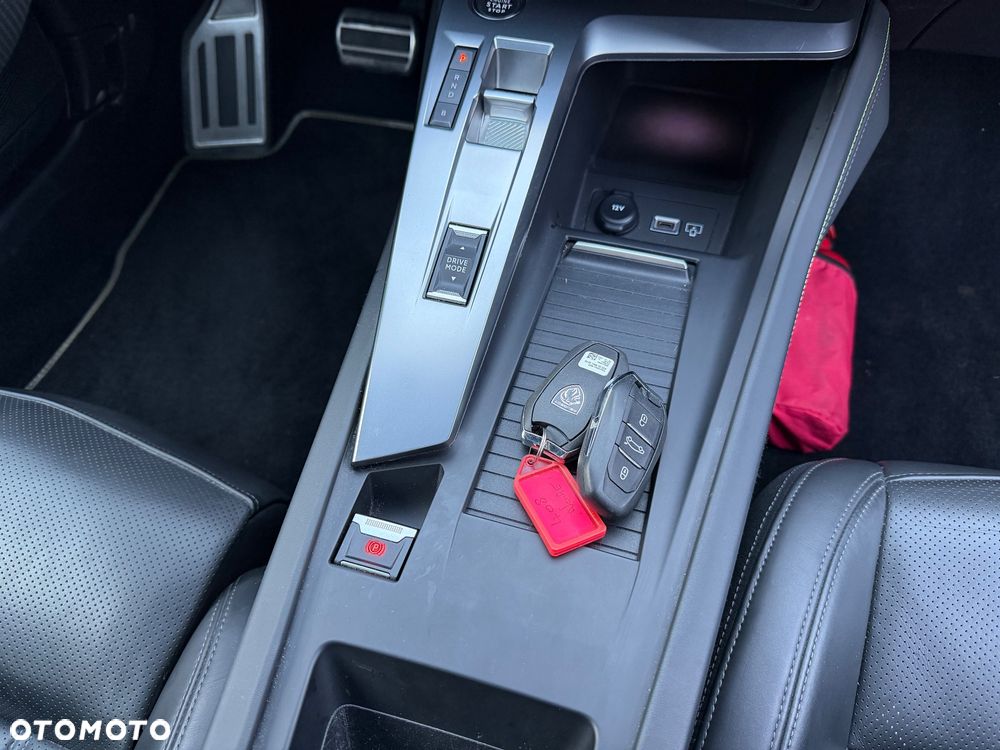 Peugeot 408 180 e-EAT8 GT - 24