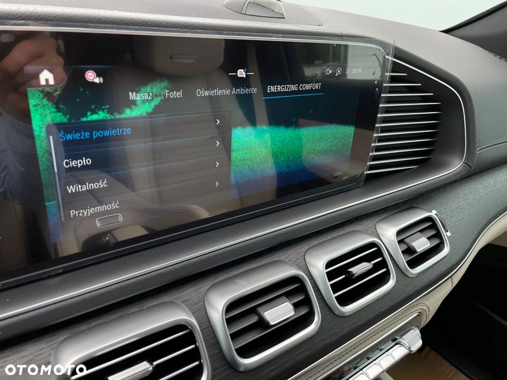 Mercedes-Benz GLS - 33