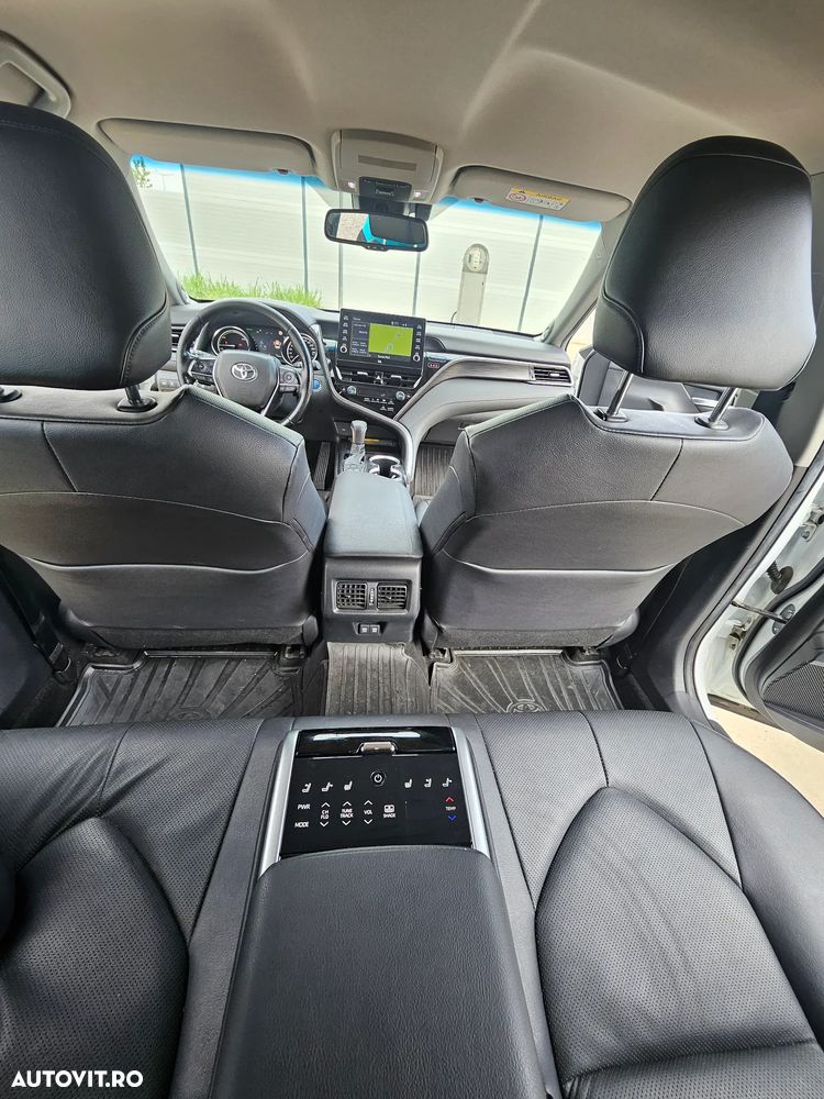 Toyota Camry 2.5 Exclusive - 9