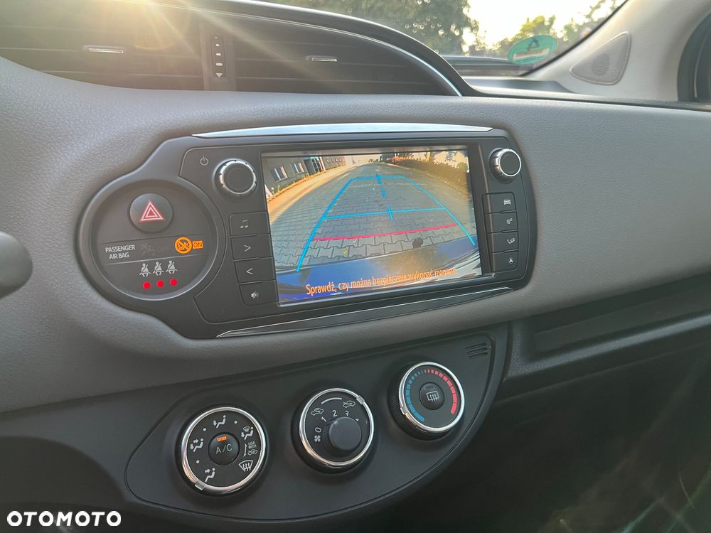 Toyota Yaris 1.33 Premium - 21