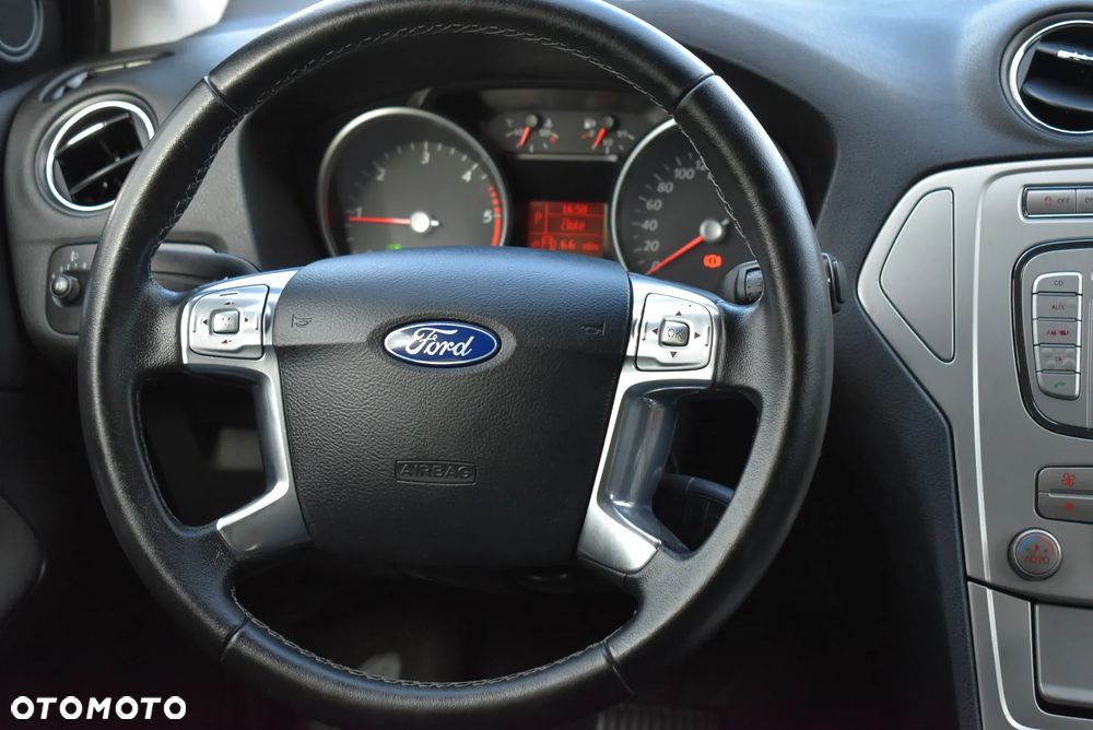 Ford Mondeo 2.0 TDCi Trend - 13