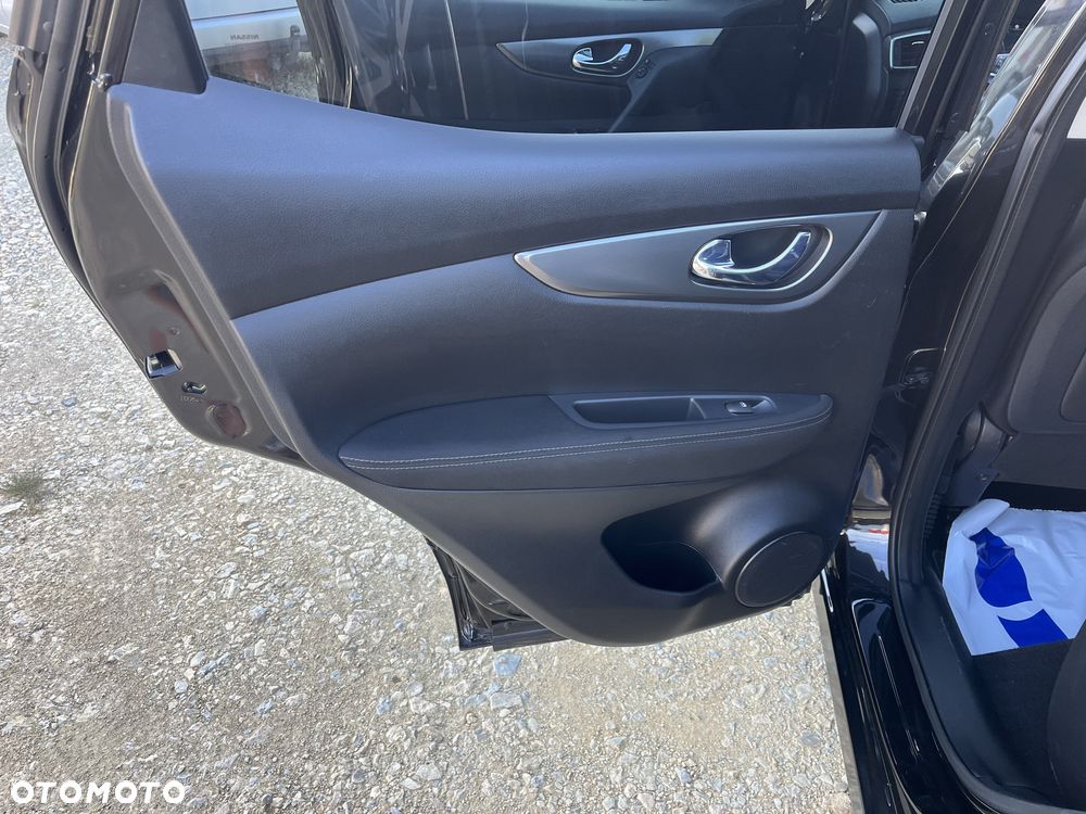 Nissan Qashqai 1.6 DIG-T N-Connecta - 24