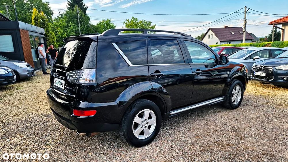 Mitsubishi Outlander 2.0 Intense 2WD EU5 CVT - 11