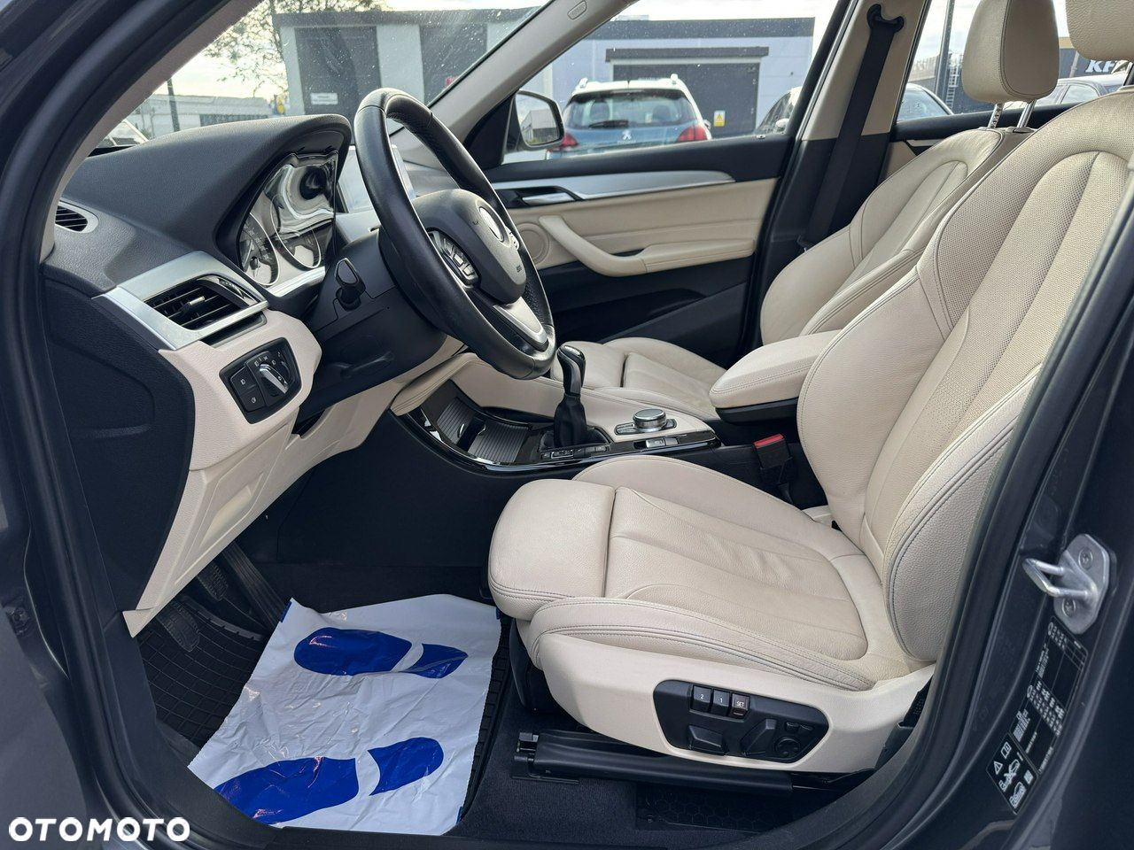 BMW X1 xDrive18d Sport Line - 18