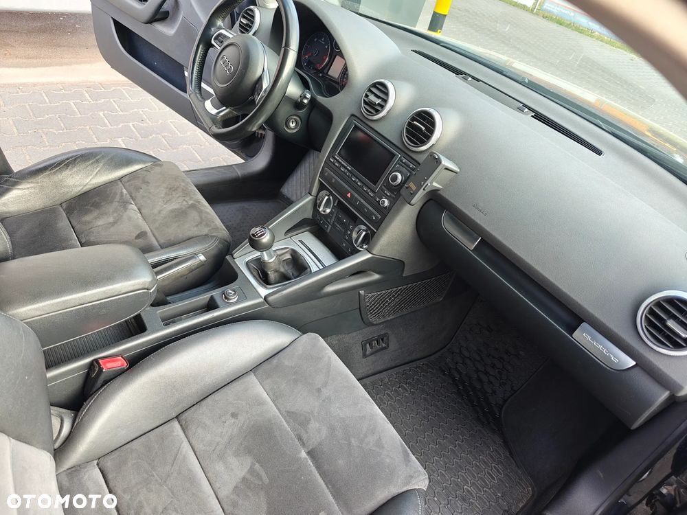 Audi A3 Sportback 2.0 TDI DPF quattro Ambition - 3