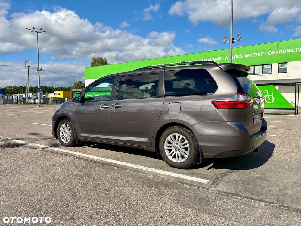 Toyota Sienna 3.5 V6 - 2