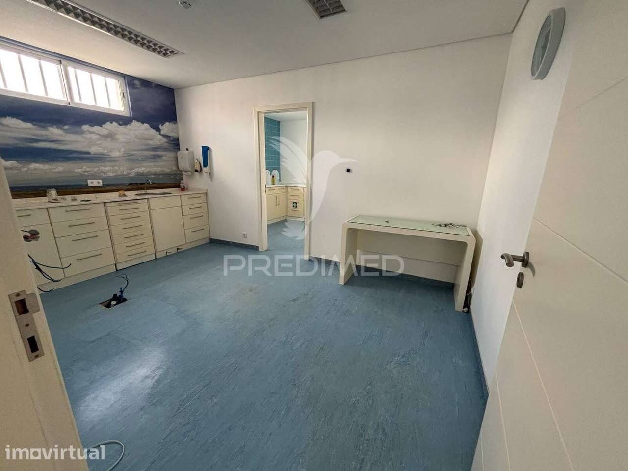 VENDE-SE ESPAÇO COMERCIAL NO CENTRO DA PRAIA DA VITÓRIA - Grande imagem: 2/11