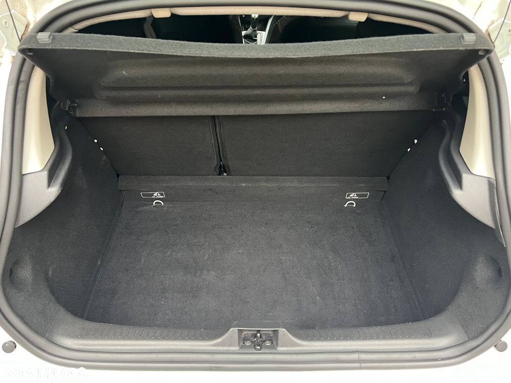 Renault Clio 1.2 16V Limited EU6 - 16