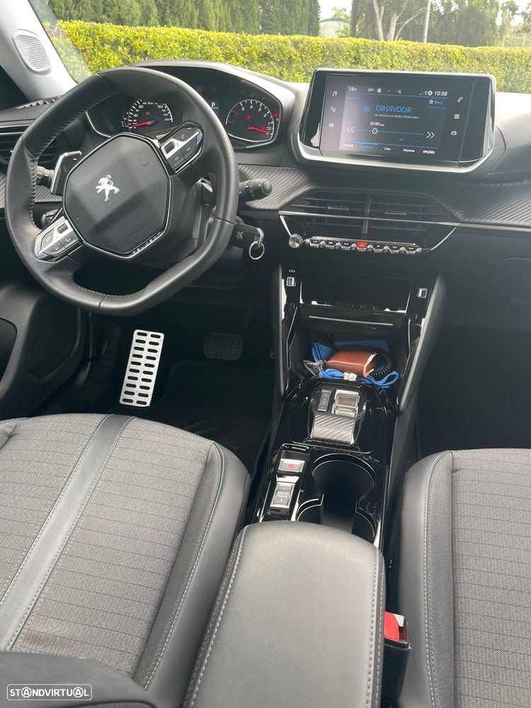 Peugeot 2008 1.2 PureTech Allure EAT8 — fotografia 10