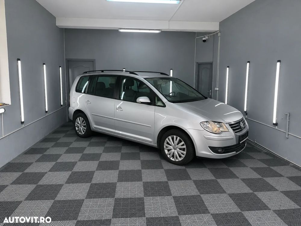 Volkswagen Touran 1.9 TDI Conceptline - 3