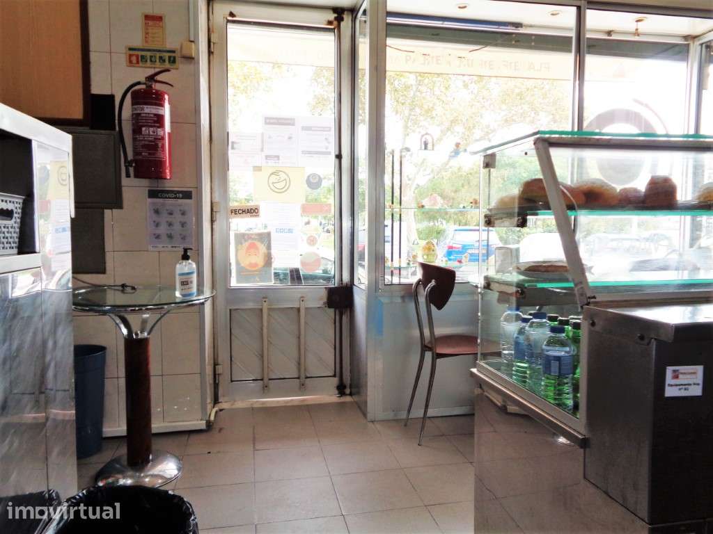 Pastelaria com Fábrica em pleno funcionamento - Grande imagem: 2/9