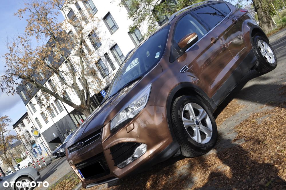 Ford Kuga 1.6 EcoBoost 2x4 Titanium - 2