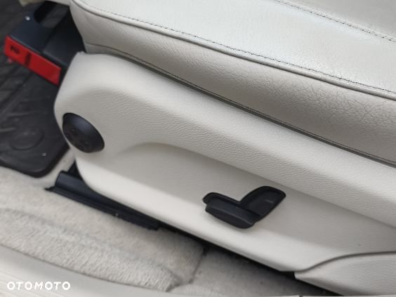 Mercedes-Benz Klasa E 220 d 4-Matic 9G-TRONIC - 15
