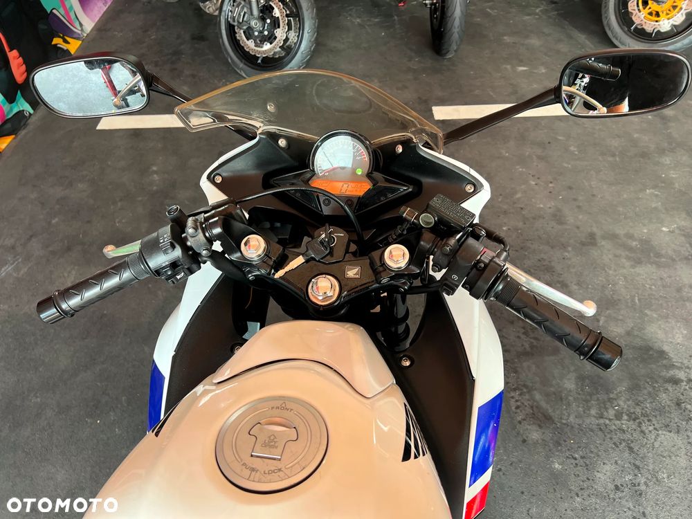 Honda CBR - 16