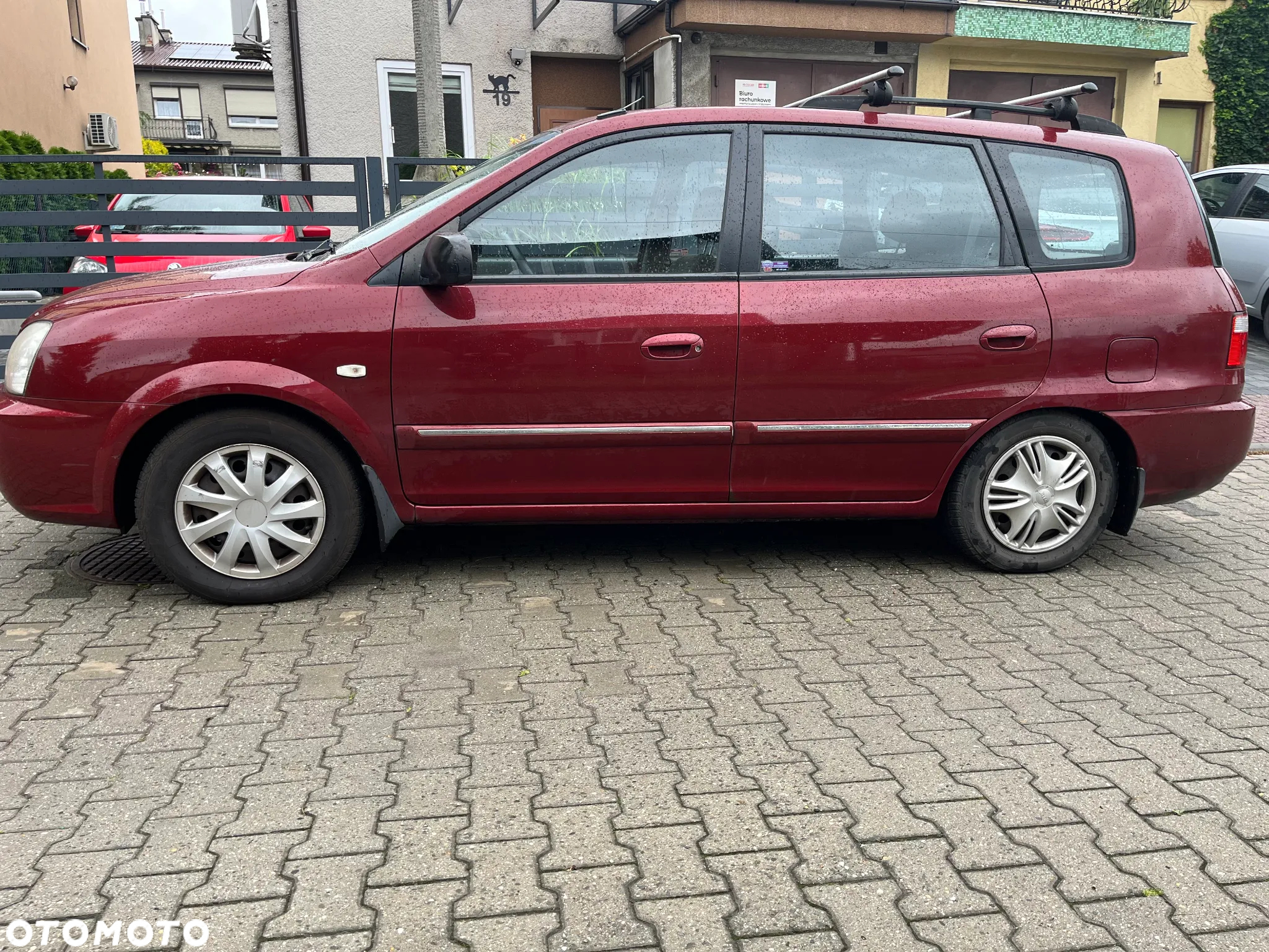 Kia Carens 2.0 CVVT LX - 18