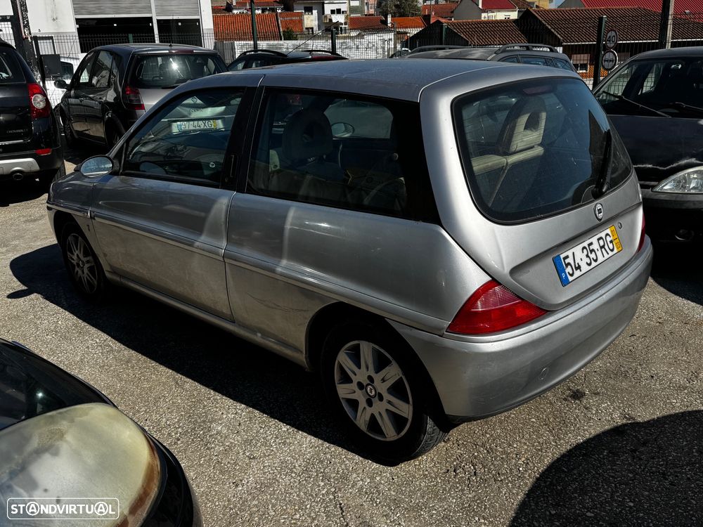 Lancia Y 1.2 16V LS - 9